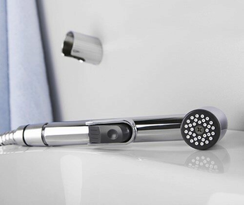 Смеситель для умывальника с гигиенической лейкой WasserKRAFT Main 4108